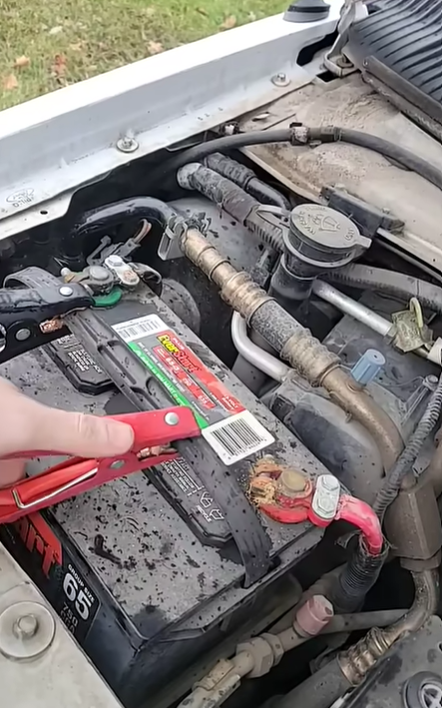 How to Disconnect Jumper Cables Safely and Easily
